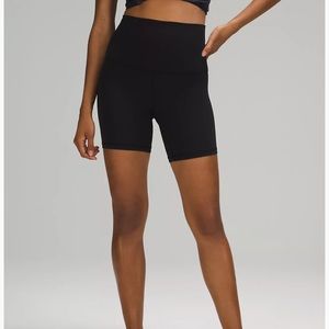 Lululemon super high rise shorts *NWOT*